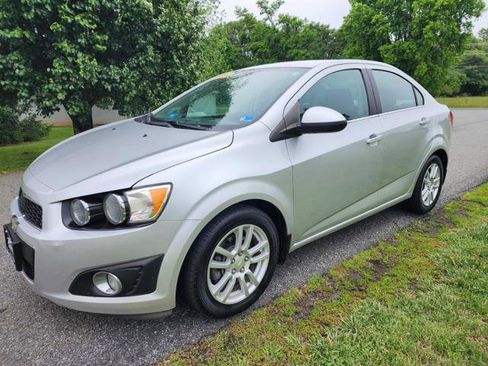 Used 2012 Chevrolet Sonic LT FWD image 2