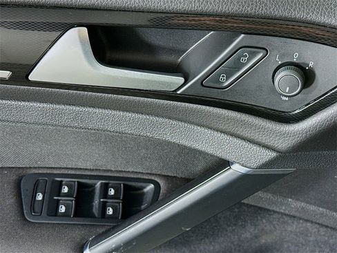 Used 2017 Volkswagen GTI S image 21