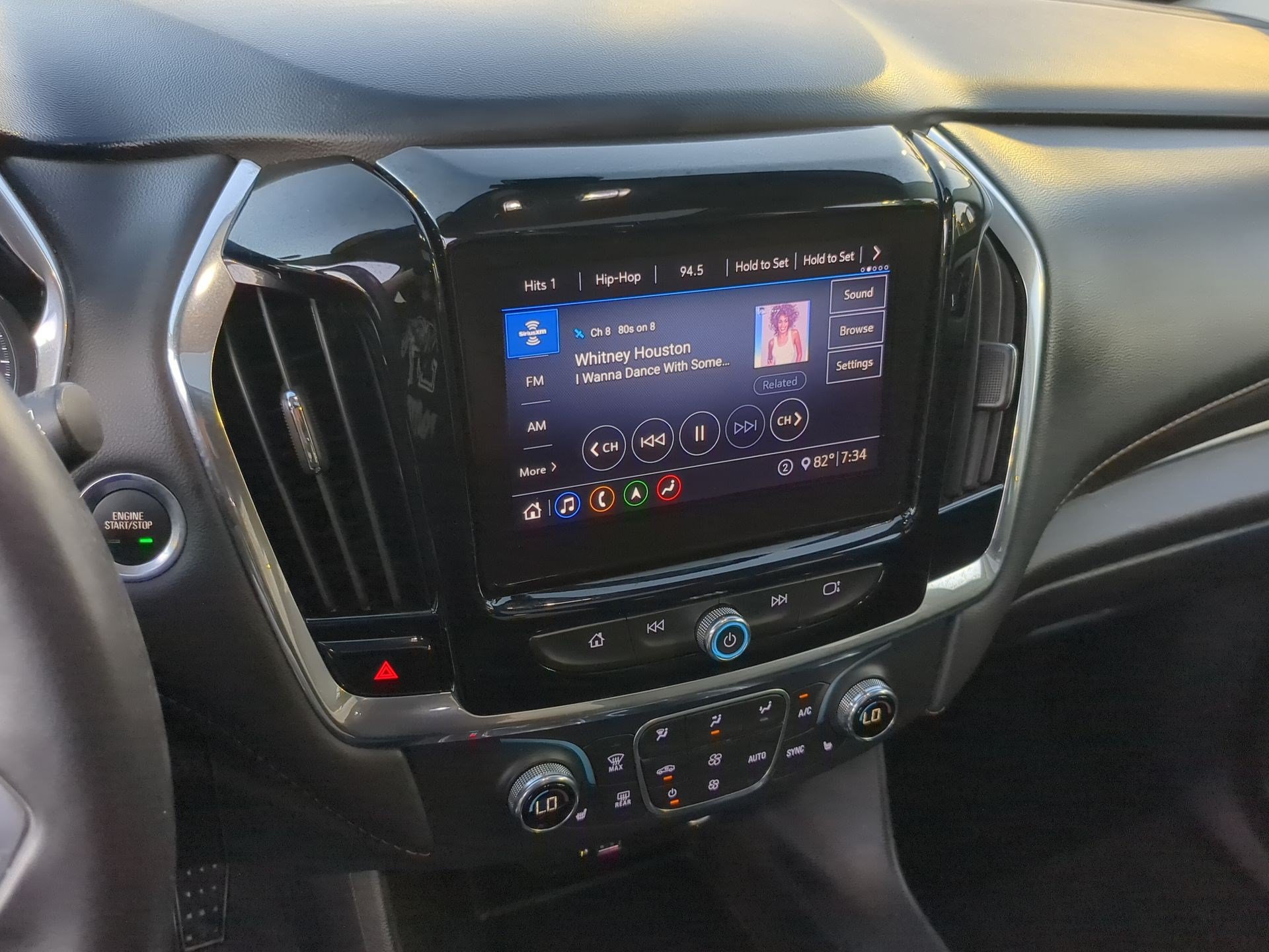 Used 2020 Chevrolet Traverse LT w/ LT Premium Package AWD/4WD image 16