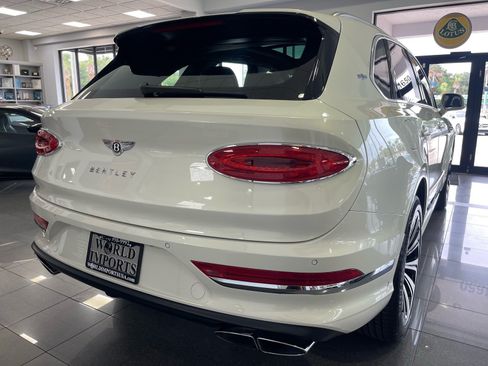 Used 2022 Bentley Bentayga AWD/4WD image 20