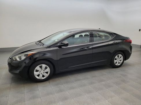 Used 2016 Hyundai Elantra SE FWD image 2