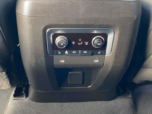 Used 2023 Chevrolet Tahoe Premier image 11