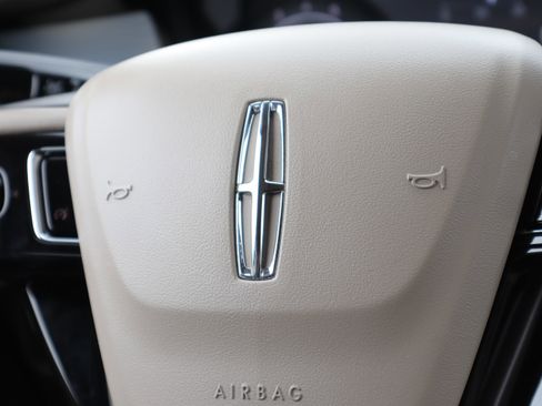 Used 2020 Lincoln Corsair FWD w/ Premium Package image 15