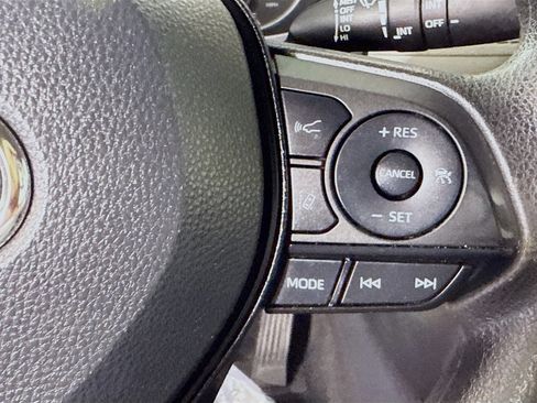 Used 2022 Toyota RAV4 XLE image 15