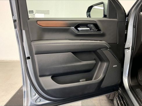 New 2026 GMC Yukon XL Denali w/ Advanced Technology Package AWD/4WD image 12