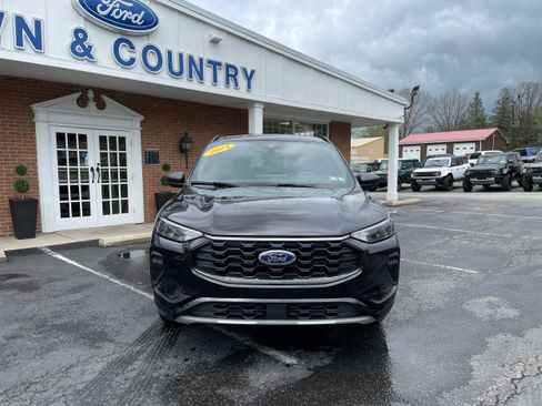 Used 2024 Ford Escape ST-Line w/ Tech Pack #1 AWD/4WD image 2