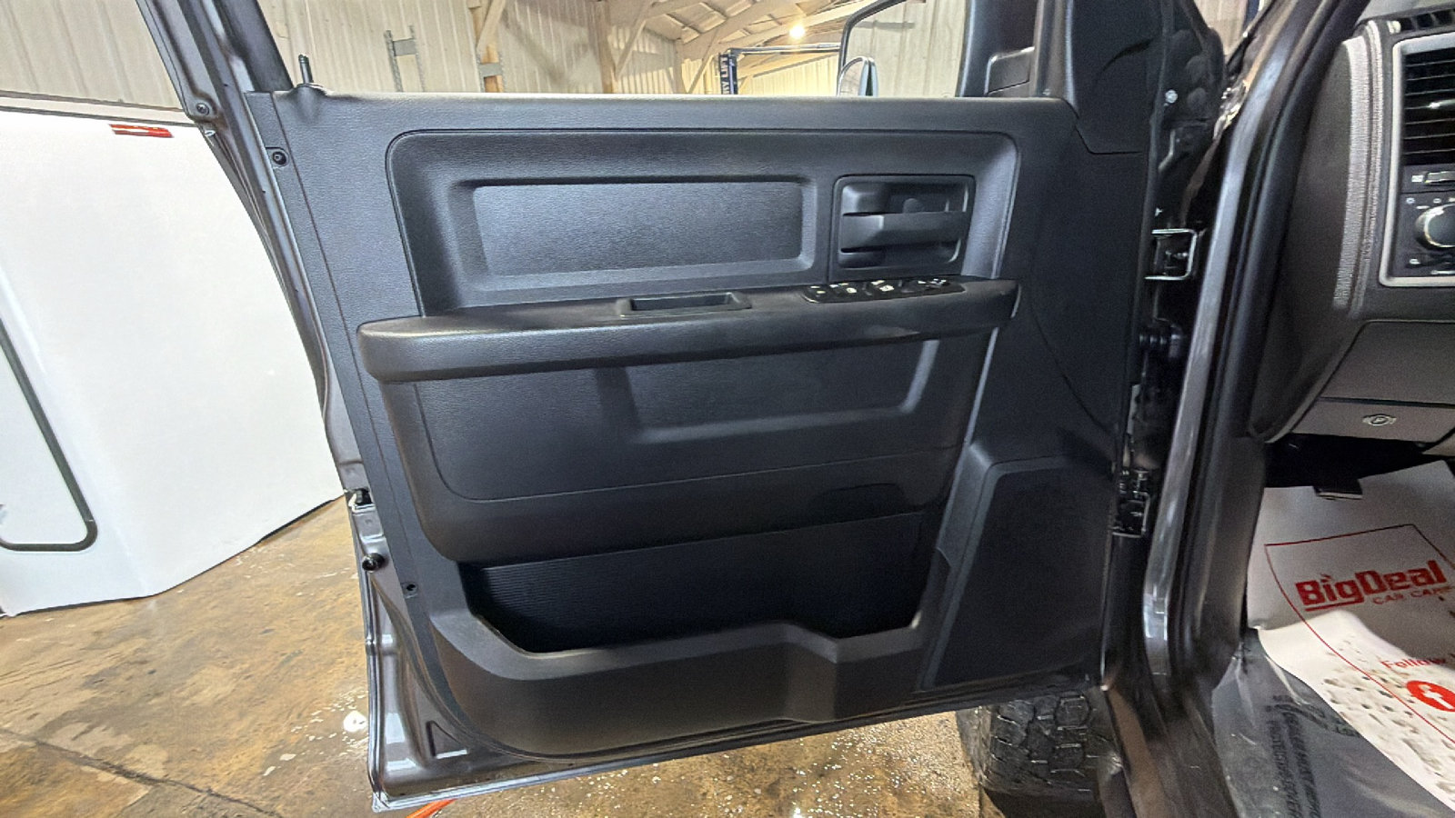 Used 2014 RAM 2500 Tradesman w/ Chrome Appearance Group AWD/4WD image 10
