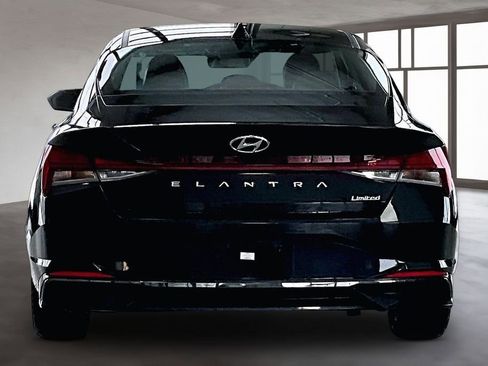 Used 2023 Hyundai Elantra Limited image 5