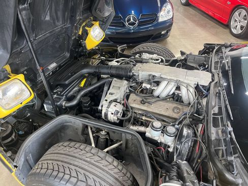 Used 1988 Chevrolet Corvette Coupe RWD image 44