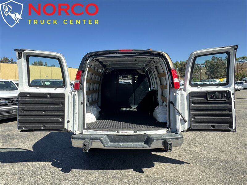 Used 2023 GMC Savana 2500 w/ Driver Convenience Package RWD image 9