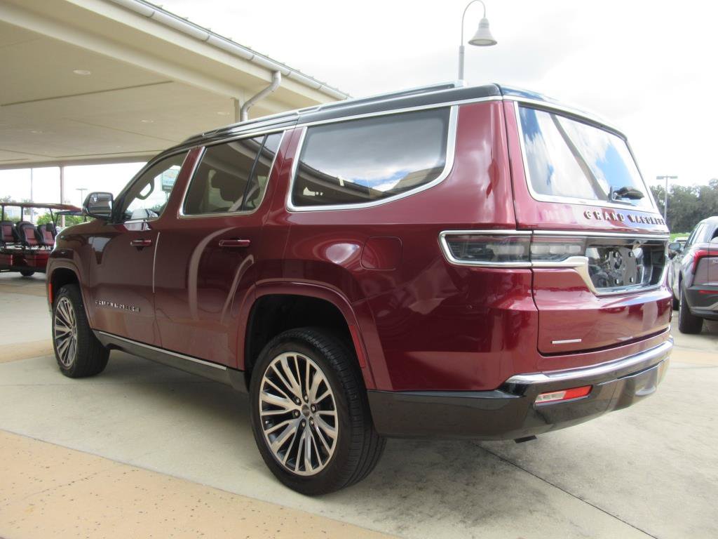 Used 2023 Jeep Grand Wagoneer Series III AWD/4WD image 4