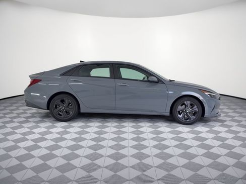 Used 2021 Hyundai Elantra SEL w/ Cargo Package FWD image 8
