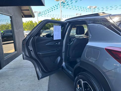 Used 2021 Chevrolet TrailBlazer RS w/ Technology Package image 10