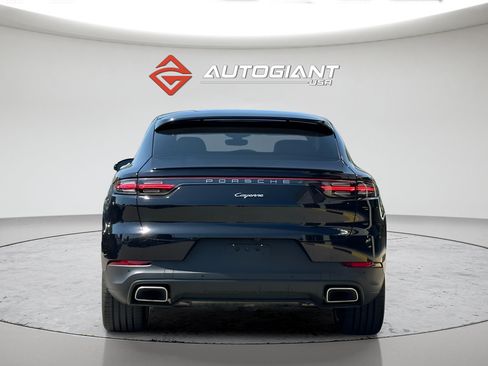 Used 2022 Porsche Cayenne E-Hybrid Coupe AWD/4WD image 12