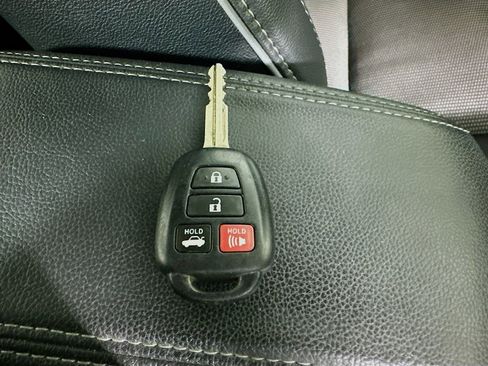 Used 2016 Toyota Corolla S image 38