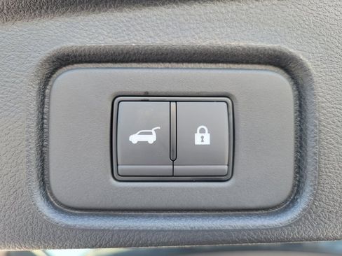 New 2025 Nissan Pathfinder SV image 31