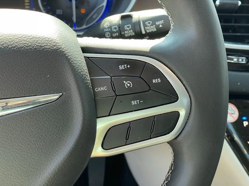 Used 2023 Chrysler Voyager LX FWD image 18