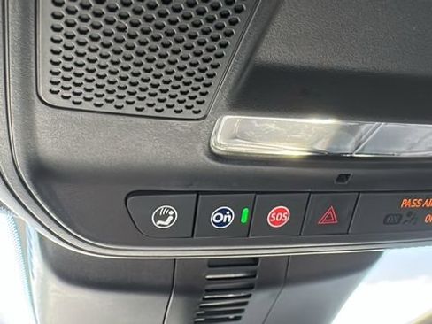 Used 2024 Chevrolet Traverse LT image 20