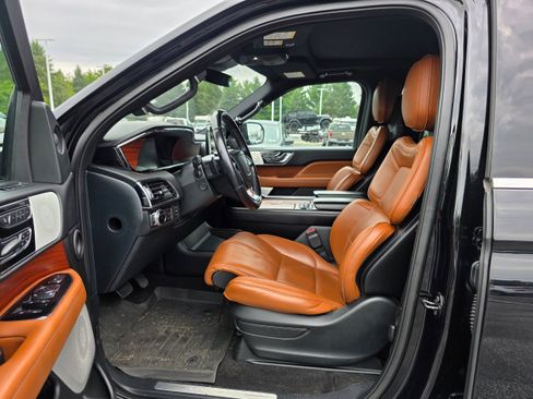 Used 2018 Lincoln Navigator L Reserve w/ Technology Package AWD/4WD image 22