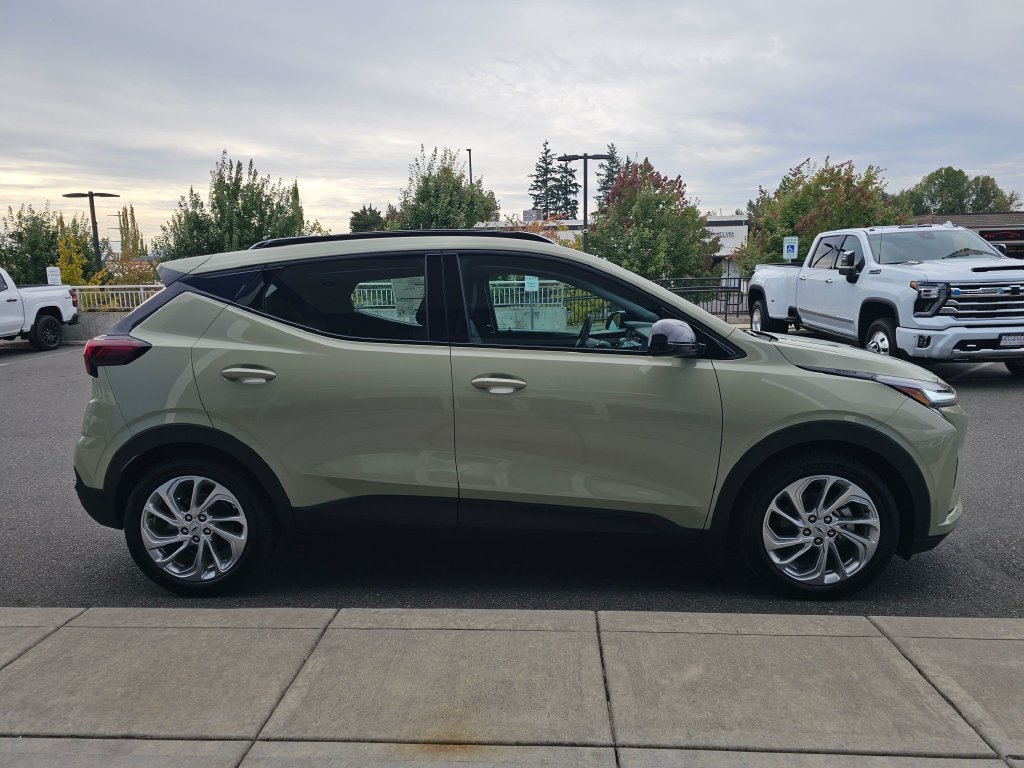 New 2027 Chevrolet Bolt LT w/ Dual Panel Sunroof Package FWD image 8