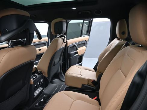New 2026 Land Rover Defender 130 X-Dynamic SE AWD/4WD image 19