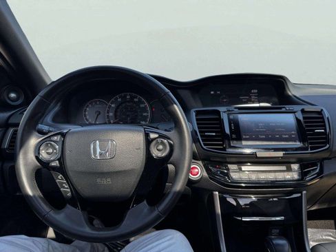Used 2017 Honda Accord EX-L image 31
