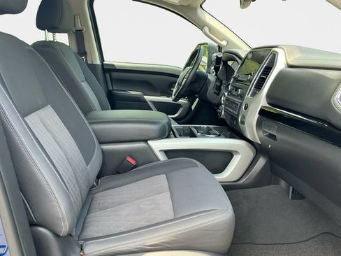 Used 2021 Nissan Titan SV w/ SV Convenience Package AWD/4WD image 16
