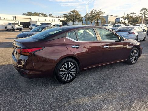 Used 2025 Nissan Altima 2.5 SV image 4