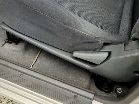 Used 2004 Nissan Frontier XE w/ (VTP) Value Truck Pkg image 11