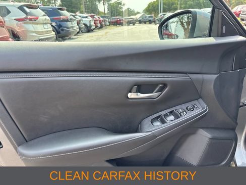 Used 2024 Nissan Sentra SV FWD image 3