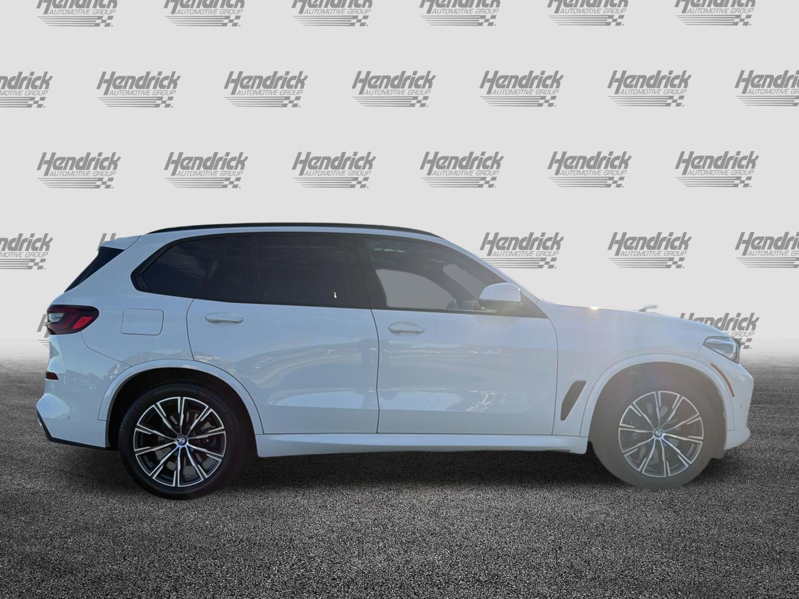 Used 2023 BMW X5 sDrive40i w/ M Sport Package RWD image 11