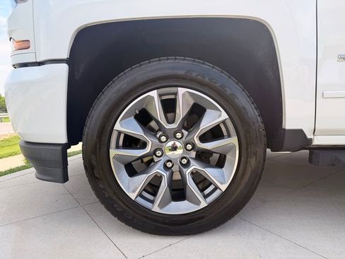 Used 2018 Chevrolet Silverado 1500 LT w/ All Star Edition AWD/4WD image 10