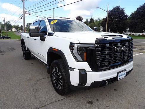 Used 2025 GMC Sierra 3500 Denali Ultimate AWD/4WD image 7