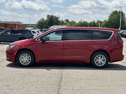 New 2027 Chrysler Pacifica LX FWD image 5