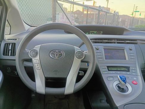 Used 2013 Toyota Prius Three w/ Solar Roof Pkg FWD image 28