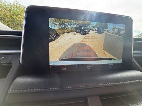 Used 2022 GMC Yukon XL SLE w/ Max Trailering Package image 8