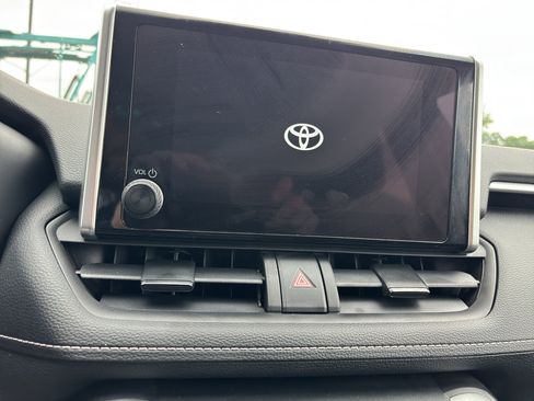 Used 2024 Toyota RAV4 XLE w/ Weather Package AWD/4WD image 18