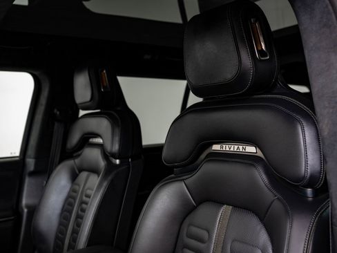 Used 2023 Rivian R1S Adventure image 27