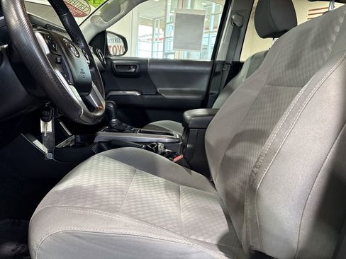 Certified 2021 Toyota Tacoma SR5 image 11