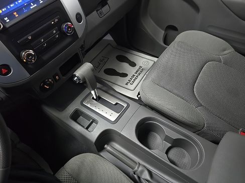 Used 2019 Nissan Frontier SV image 26