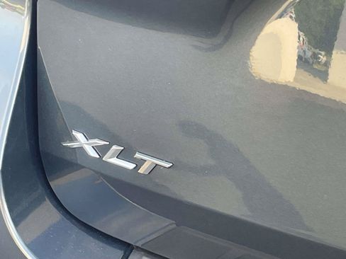 Used 2022 Ford Explorer XLT w/ Equipment Group 202A AWD/4WD image 5
