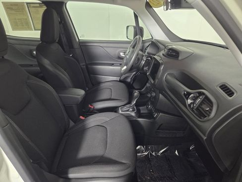 Used 2023 Jeep Renegade Altitude AWD/4WD image 32