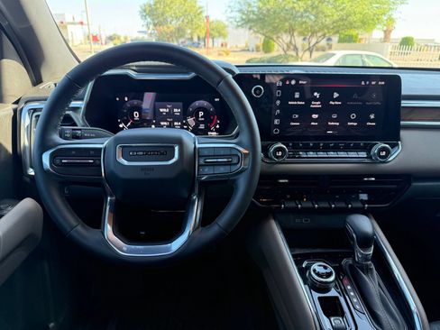 Used 2024 GMC Canyon Denali AWD/4WD image 17
