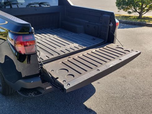 Used 2024 Hyundai Santa Cruz SE image 12