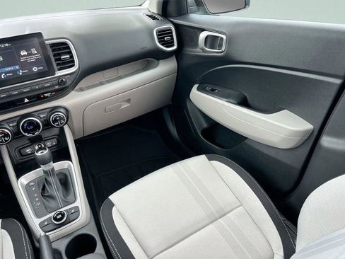 New 2026 Hyundai Venue SEL FWD image 18