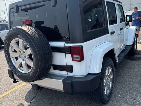 Used 2017 Jeep Wrangler Unlimited Sahara w/ Connectivity Group AWD/4WD image 2