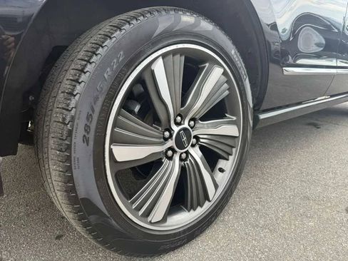 Used 2019 Lincoln Navigator Reserve AWD/4WD image 11