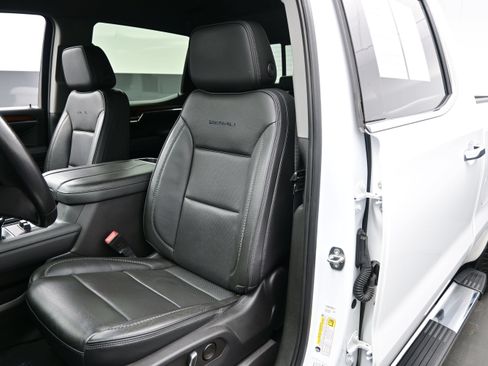Used 2023 GMC Sierra 1500 Denali w/ Technology Package AWD/4WD image 11