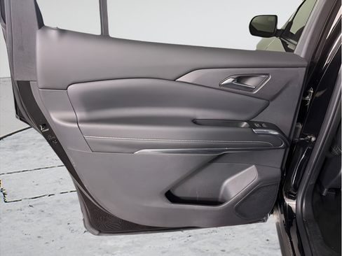 Used 2024 Chevrolet Traverse LT AWD/4WD image 11