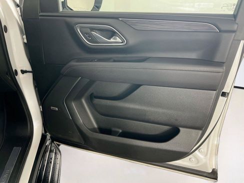 Used 2023 GMC Yukon SLT w/ SLT Premium Package AWD/4WD image 31